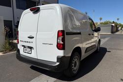 2025 Peugeot Partner Pro