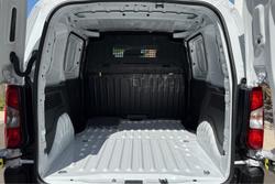 2025 Peugeot Partner Pro