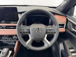 2025 Mitsubishi Outlander Exceed Tourer