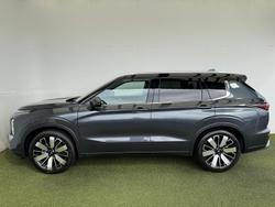 2025 Mitsubishi
                Outlander Exceed Tourer