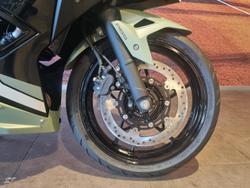 2025 Kawasaki Ninja 500 SE Ninja White