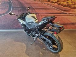 2025 Kawasaki Ninja 500 SE Ninja White