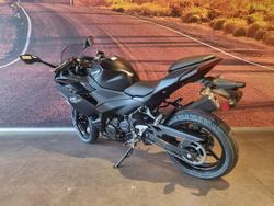 2025 Kawasaki Ninja 500 (EX500G) Ninja Black