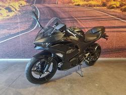 2025 Kawasaki Ninja 500 (EX500G) Ninja Black