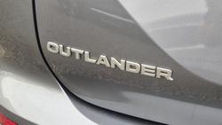 2023 Mitsubishi
Outlander LS