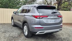 2023 Mitsubishi
Outlander LS