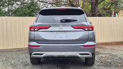 2023 Mitsubishi
Outlander LS