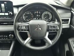 2023 Mitsubishi
Outlander LS