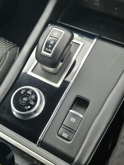 2023 Mitsubishi
Outlander LS