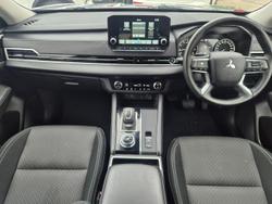 2023 Mitsubishi
Outlander LS