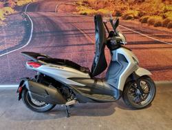 2025 Piaggio Beverly 400 S Beverly Grey