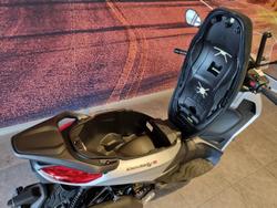 2025 Piaggio Beverly 400 S Beverly Grey