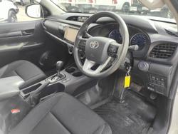 2020 Toyota
Hilux SR