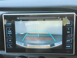 2018 Toyota
                Hilux SR