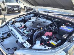 2018 Toyota
                Hilux SR