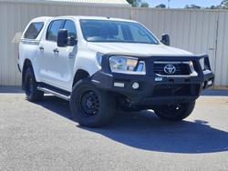 2018 Toyota
                Hilux SR