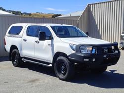 2018 Toyota
                Hilux SR