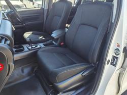 2018 Toyota
                Hilux SR