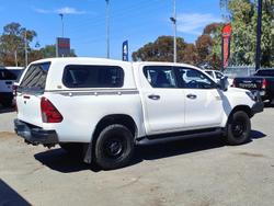 2018 Toyota
                Hilux SR