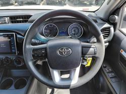 2019 Toyota
                Hilux SR Hi-Rider