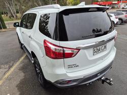 2020 Isuzu
                MU-X LS-T