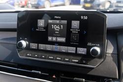2022 Mitsubishi
                Outlander ES