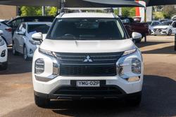 2022 Mitsubishi
                Outlander ES