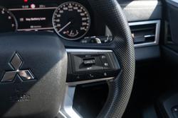 2022 Mitsubishi
                Outlander ES