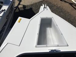 2023 Stacer 469 Outlaw Side Console