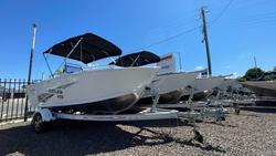 2023 Stacer 469 Outlaw Side Console