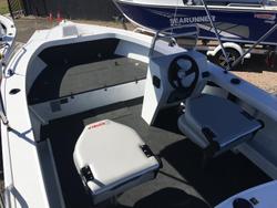 2023 Stacer 469 Outlaw Side Console