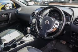 2013 Nissan
Dualis ST