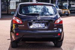 2013 Nissan Dualis ST