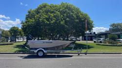 Stacer 379 Territory Striker