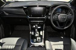 2025 Isuzu
MU-X LS-T