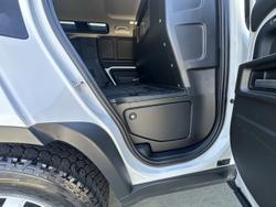 2024 Land Rover Defender 110 D250 Hard Top S