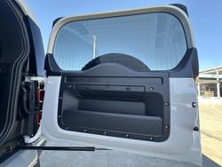 2024 Land Rover Defender 110 D250 Hard Top S