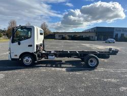 2025 Hino 616 - 300 Series 616