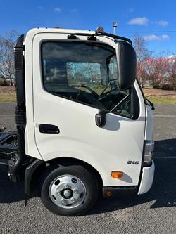 2025 Hino 616 - 300 Series 616