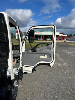 2025 Hino 616 - 300 Series 616