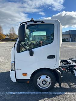 2025 Hino 616 - 300 Series 616