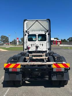 2025 Freightliner Cascadia Cascadia 126