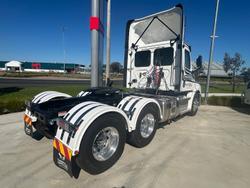 2025 Freightliner Cascadia Cascadia 126