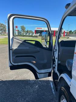 2025 Fuso Canter 815