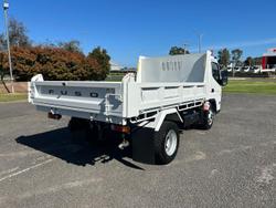 2025 Fuso Canter 815