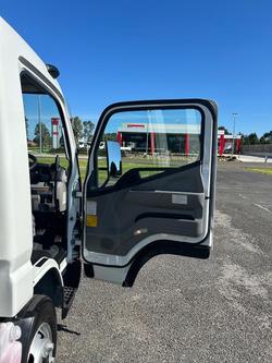 2025 Fuso Canter 815