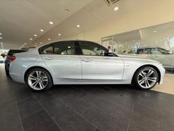 2014 BMW
                3 Series 320i Sport Line