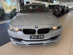 2014 BMW
                3 Series 320i Sport Line
