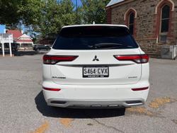 2023 Mitsubishi Outlander Exceed