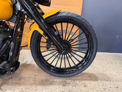 2025 Harley-davidson FXBR BREAKOUT (117) Yellow
